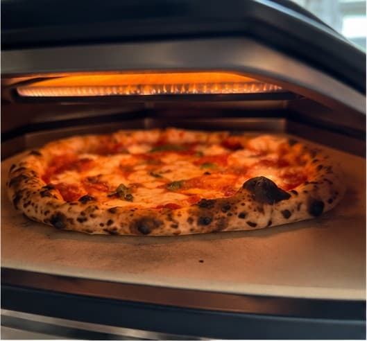 Baking pizza on site